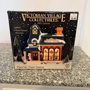 Victorian Village Collectibles 2001 Danville Train Station Inn